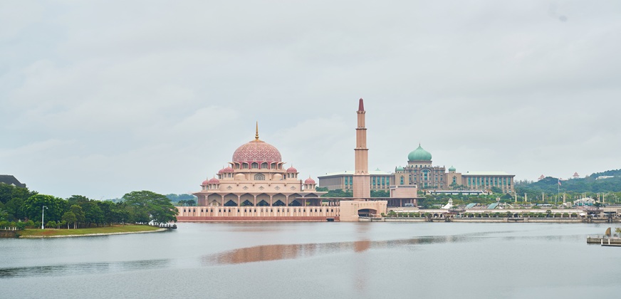 Malaysia Travel Guide : Flights, Safety, Climate & Budget Tips